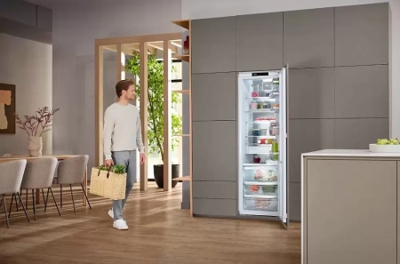 Встраиваемый холодильник Miele K 7797 C R