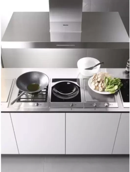 Вытяжка Miele DA 424-4