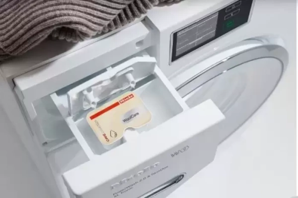 Стирально-сушильная машина Miele WTD160WCS