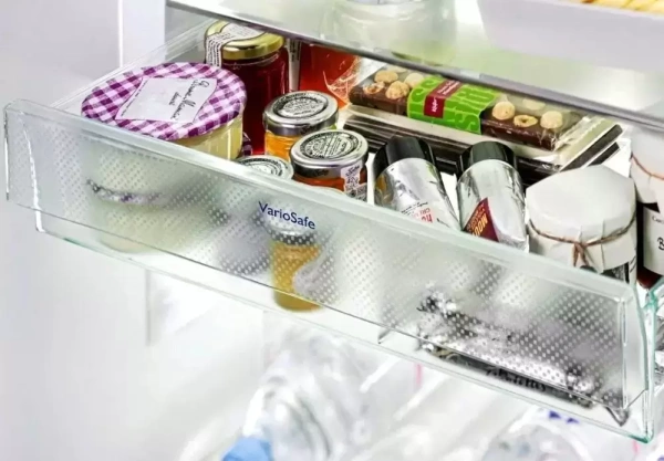 Холодильник Liebherr KBes 4350