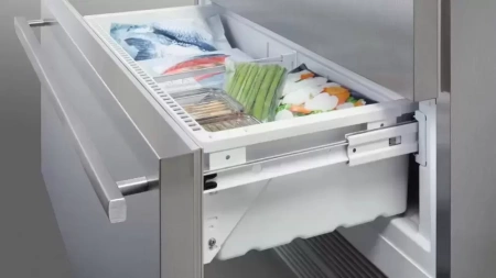 Холодильник Liebherr CBNes 6256 PremiumPlus BioFresh NoFrost