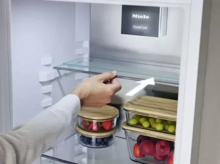 Встраиваемый холодильник Miele K 7747 D